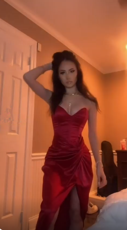 Robe de soirée fourreau longue et sexy rouge à décolleté en cœur MD7684