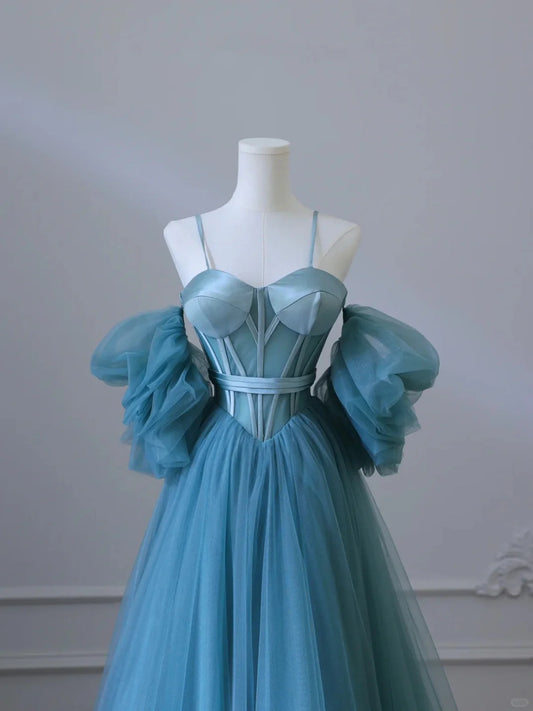 Robe de soirée longue en tulle bleu à bretelles spaghetti et coupe trapèze MD7708