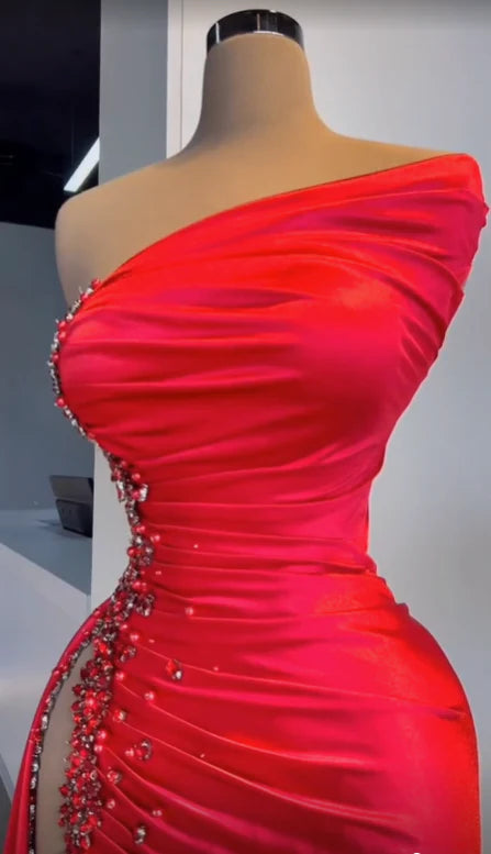 Robe de bal longue en satin rouge sexy avec fente haute et perles MD7718