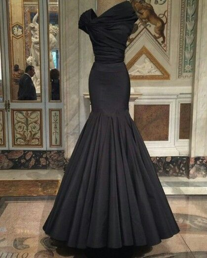 Robe de soirée longue noire élégante à épaules dénudées et style sirène MD7768