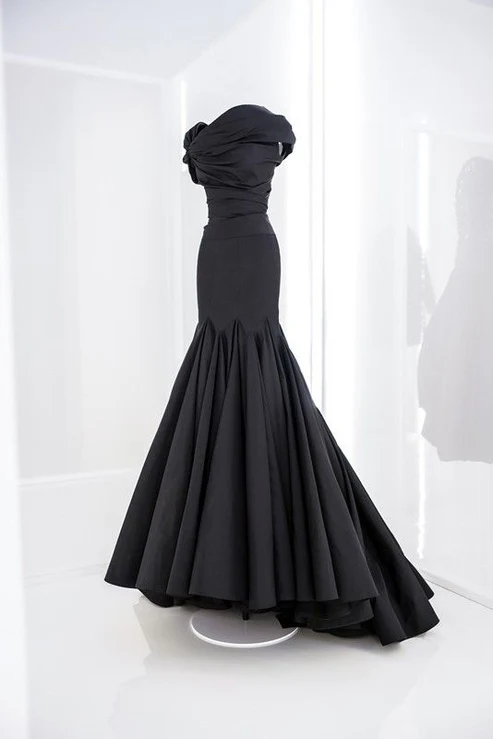 Robe de soirée longue noire élégante à épaules dénudées et style sirène MD7768