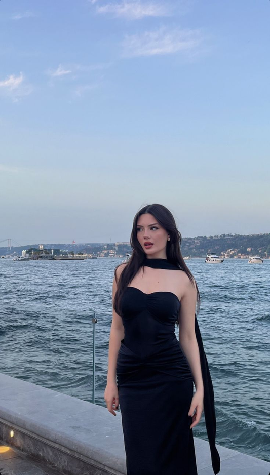 Schwarzes, trägerloses Meerjungfrau-Partykleid aus Satin mit Herzausschnitt, langes Kleid MD7835