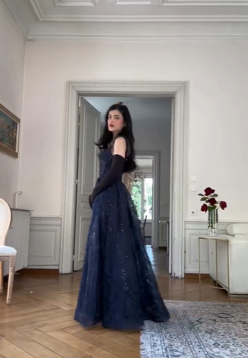 Robe de soirée longue en dentelle bleu marine à bretelles trapèze MD7844