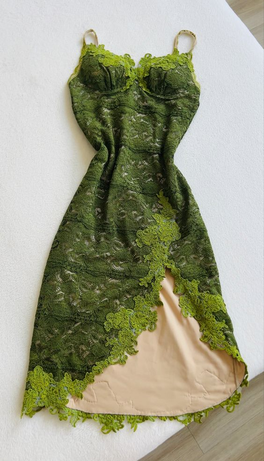 Robe de soirée fourreau verte à bretelles spaghetti en dentelle, MD7861