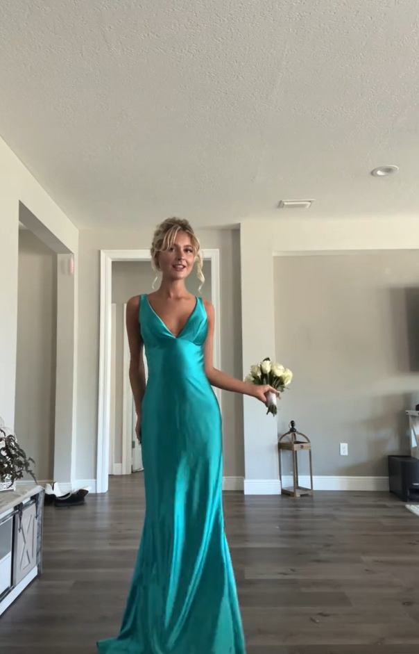 Robe de soirée longue verte en satin à dos nu et col en V, MD7979