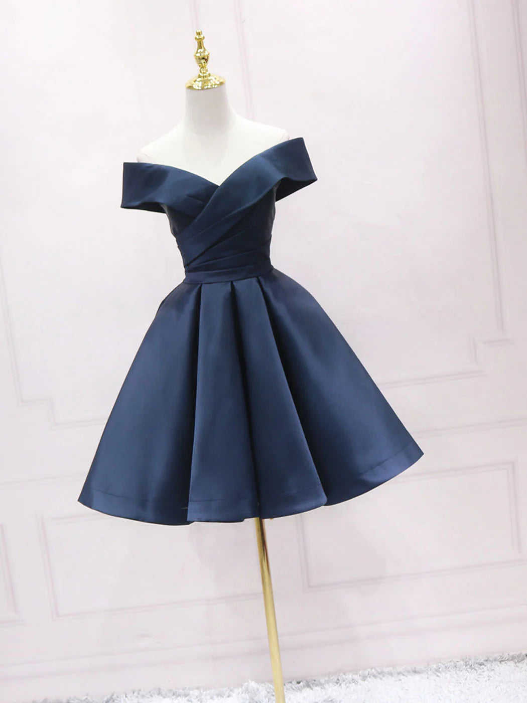 Retro Navy Blue Off-the-shoulder Design A-line Satin Party Dress Homecoming Dress D1540