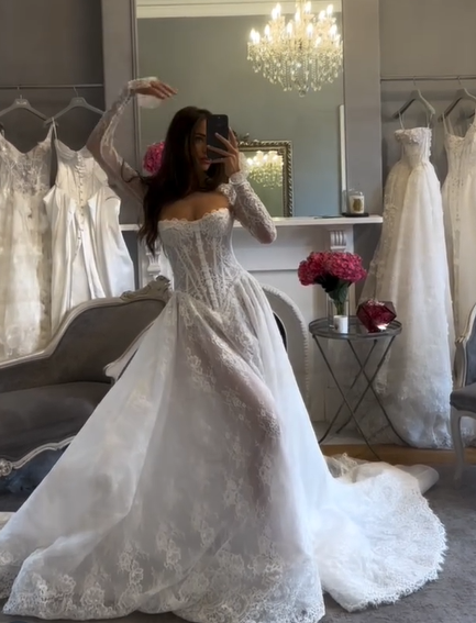 Elegantes Langes Ärmel Weißes A-Linien-Spitzen-Brautkleid, Brautkleid, D954