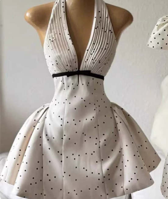 Simple Homecoming Dress Halter Pleated Prom Dress Back to School Outfits Party Dress D6284