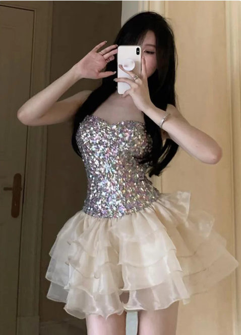 Shiny Homecoming Dress Sweetheart Sequins Cascade Prom Dress Back to School Outfits Party Dress D6314