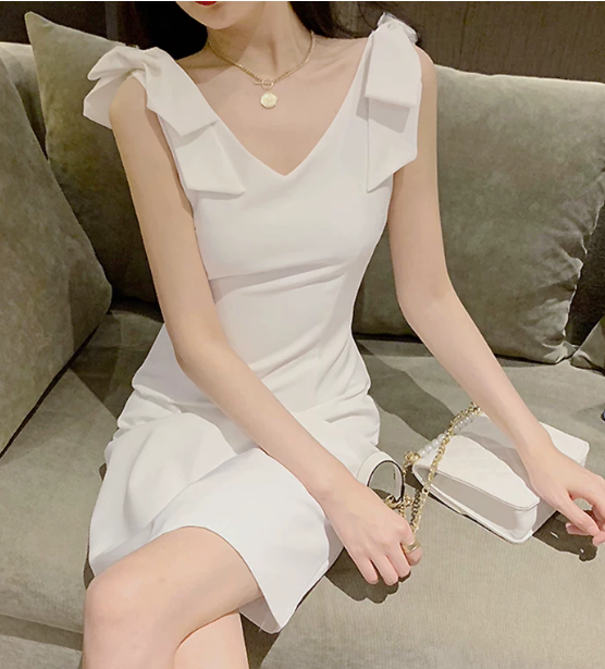 Stunning Homecoming Dress V Neck Pearl Back to School Outfits Party Dress D6514