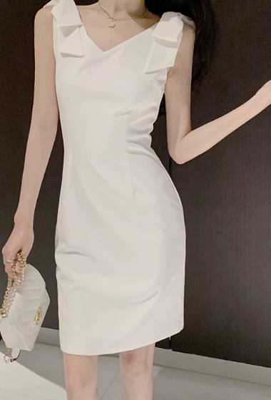 Stunning Homecoming Dress V Neck Pearl Back to School Outfits Party Dress D6514