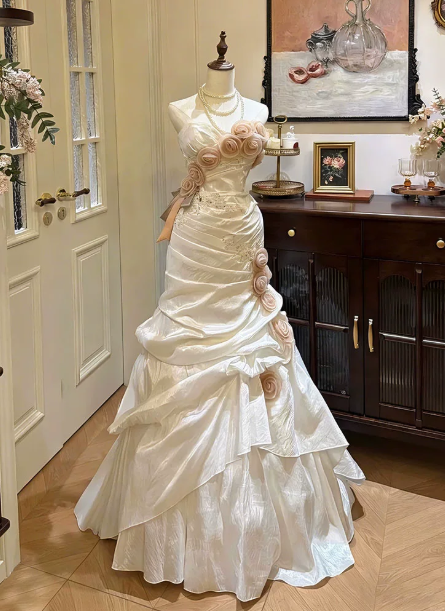 Elegant Wedding Dress Sweetheart Pleated Cascade Flower Wedding Dress Prom Dress D7261