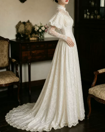 Elegant Wedding Dress High Collar Applique Pleated Lace Wedding Dress Prom Dress D7269