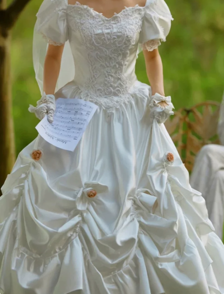 Elegant Wedding Dress V Neck Applique Pleated Flower Wedding Dress D7277