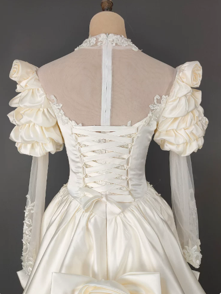 Elegant Wedding Dress High Collar Applique Lace Tulle Beaded Flower Cascade Wedding Dress D7280