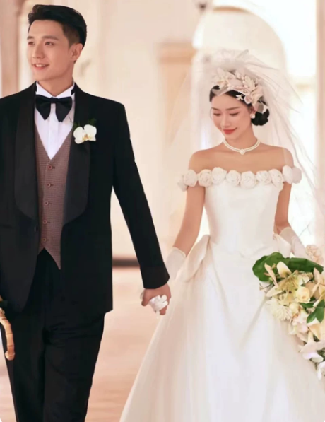 Elegant Wedding Dress Off the Shoulder Pleated Bowknot Flower Wedding Dress D7298