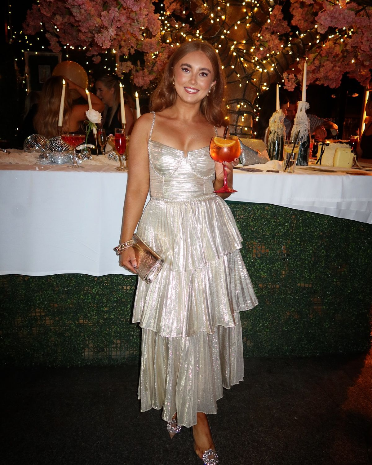 Robe de soirée longue argentée à bretelles spaghetti, coupe trapèze et volants, MD7473