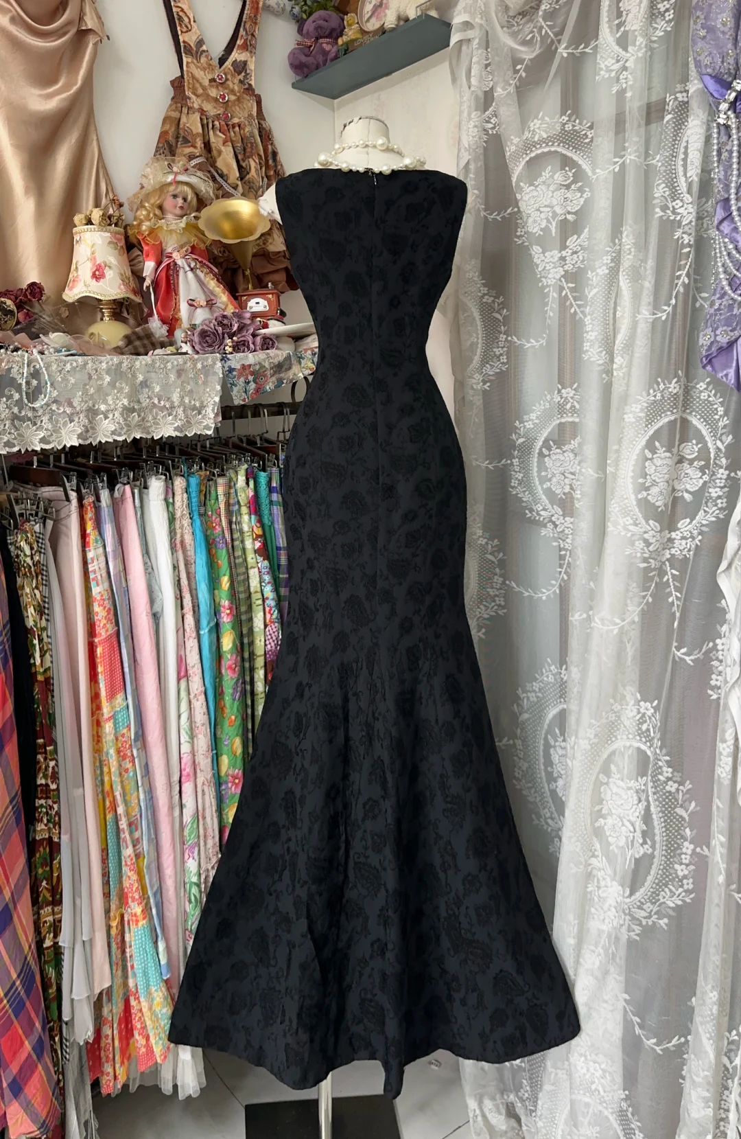 Vintage Black V-neck Exquisite Embroidery Design Elegant Mermaid Long Evening Dress Prom Dresses D1678