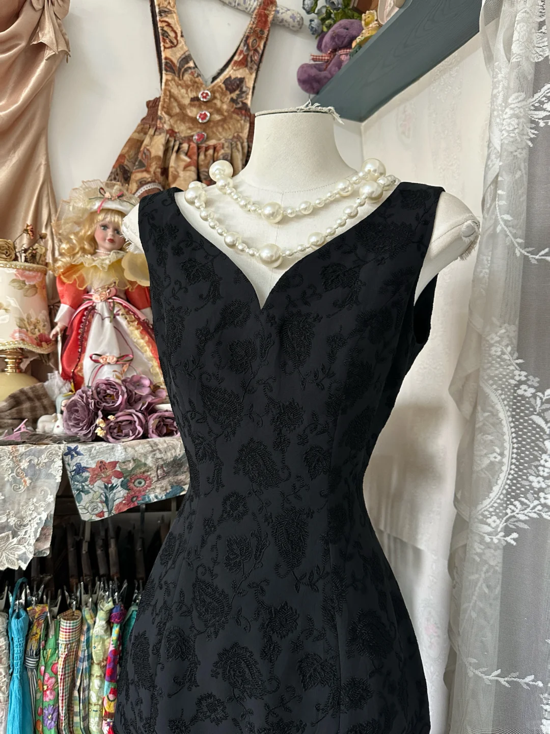 Vintage Black V-neck Exquisite Embroidery Design Elegant Mermaid Long Evening Dress Prom Dresses D1678