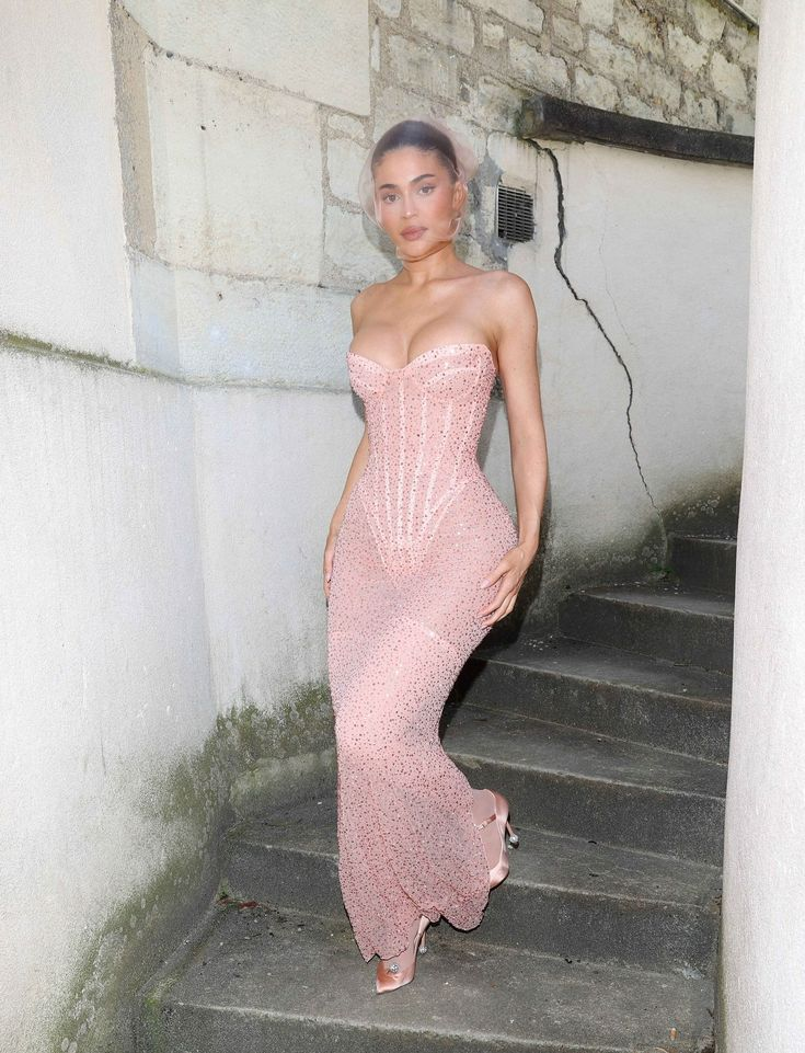Robe de soirée longue sirène rose brillant à paillettes et décolleté en cœur MD7354