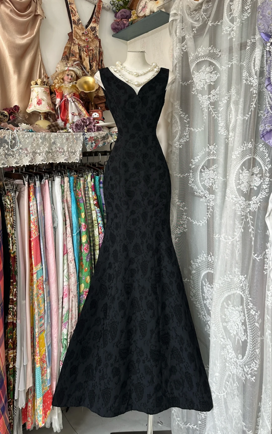 Vintage Black V-neck Exquisite Embroidery Design Elegant Mermaid Long Evening Dress Prom Dresses D1678