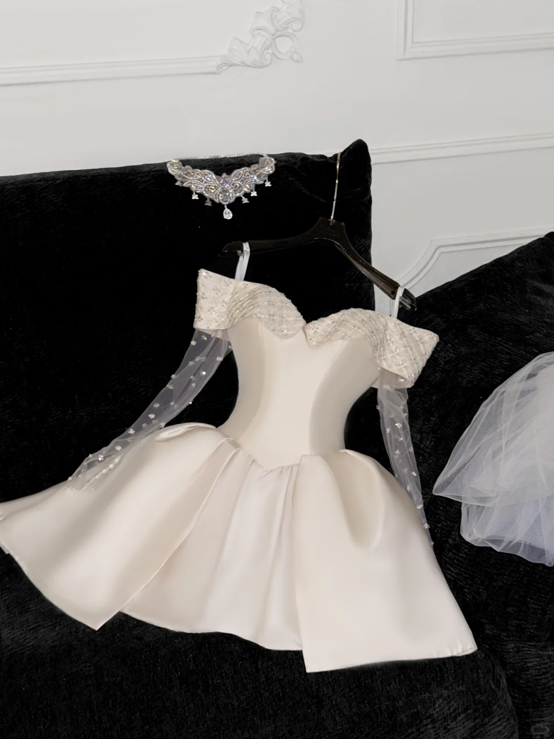 Elegant Ivory Off-the-shoulder Simple Design A-Line Satin Short Homecoming Dress Party Dress D1660