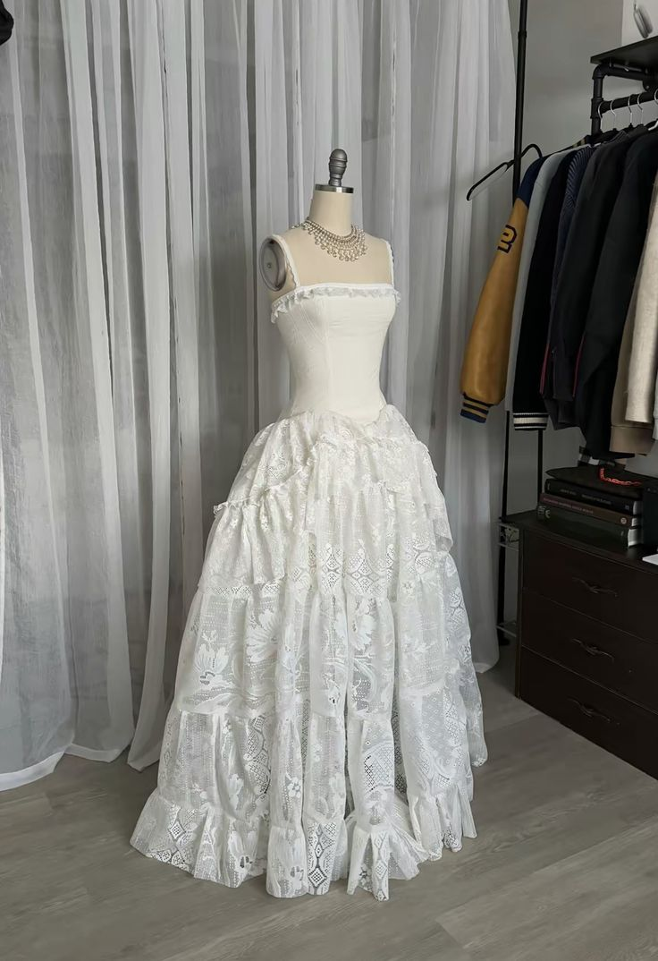 Elegant Ivory Spaghetti Straps A-Line Lace Vintage Wedding Dress Birthday Dress, D1008