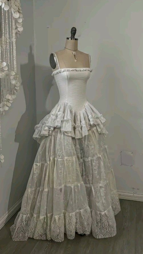 Elegant Ivory Spaghetti Straps A-Line Lace Vintage Wedding Dress Birthday Dress, D1009