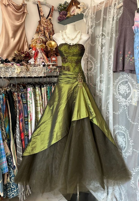 Robe de soirée longue vintage en satin et dentelle, coupe trapèze, sans bretelles, verte, D1053