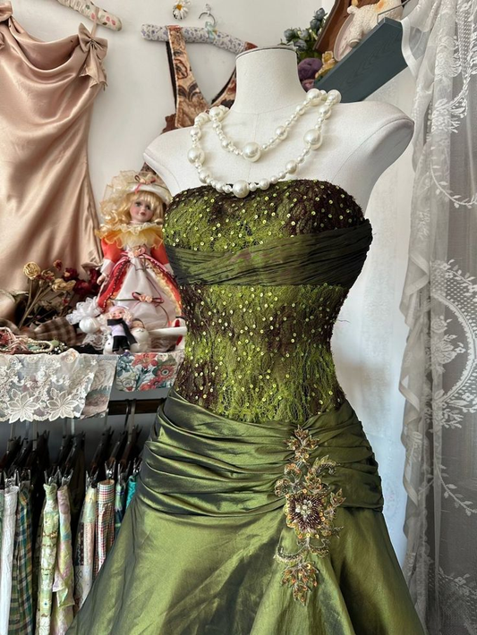 Robe de soirée longue vintage en satin et dentelle, coupe trapèze, sans bretelles, verte, D1053