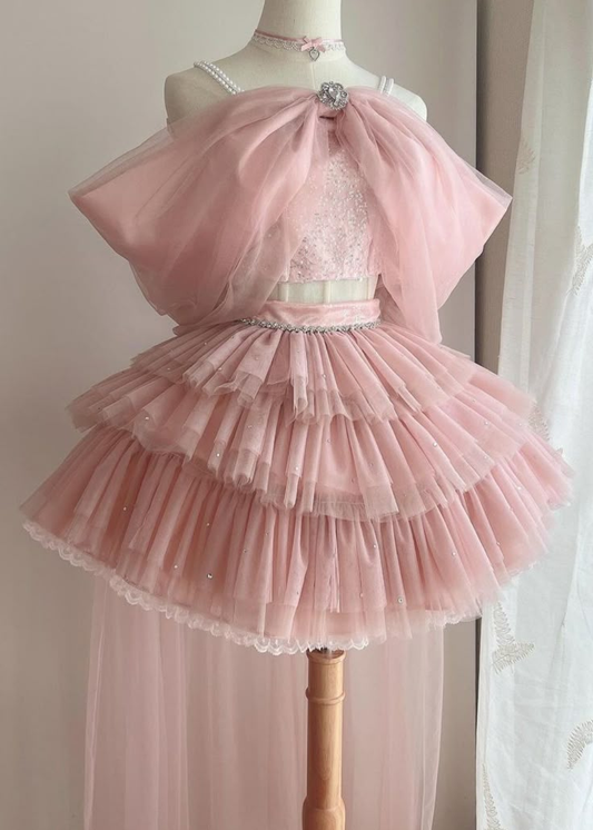 Rosa schulterfreies A-Linien-Tüll-Partykleid mit Stufen, kurzes Geburtstagsoutfit, D1132