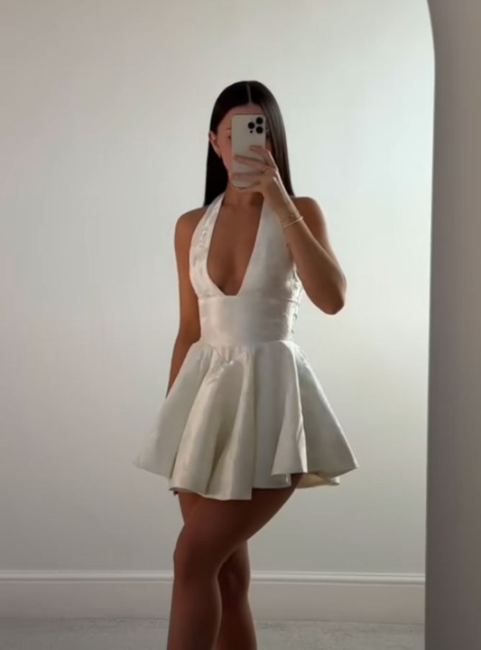 Weiße Neckholder A-Linie Satin Kurze Partykleider Homecoming Kleider, D1244