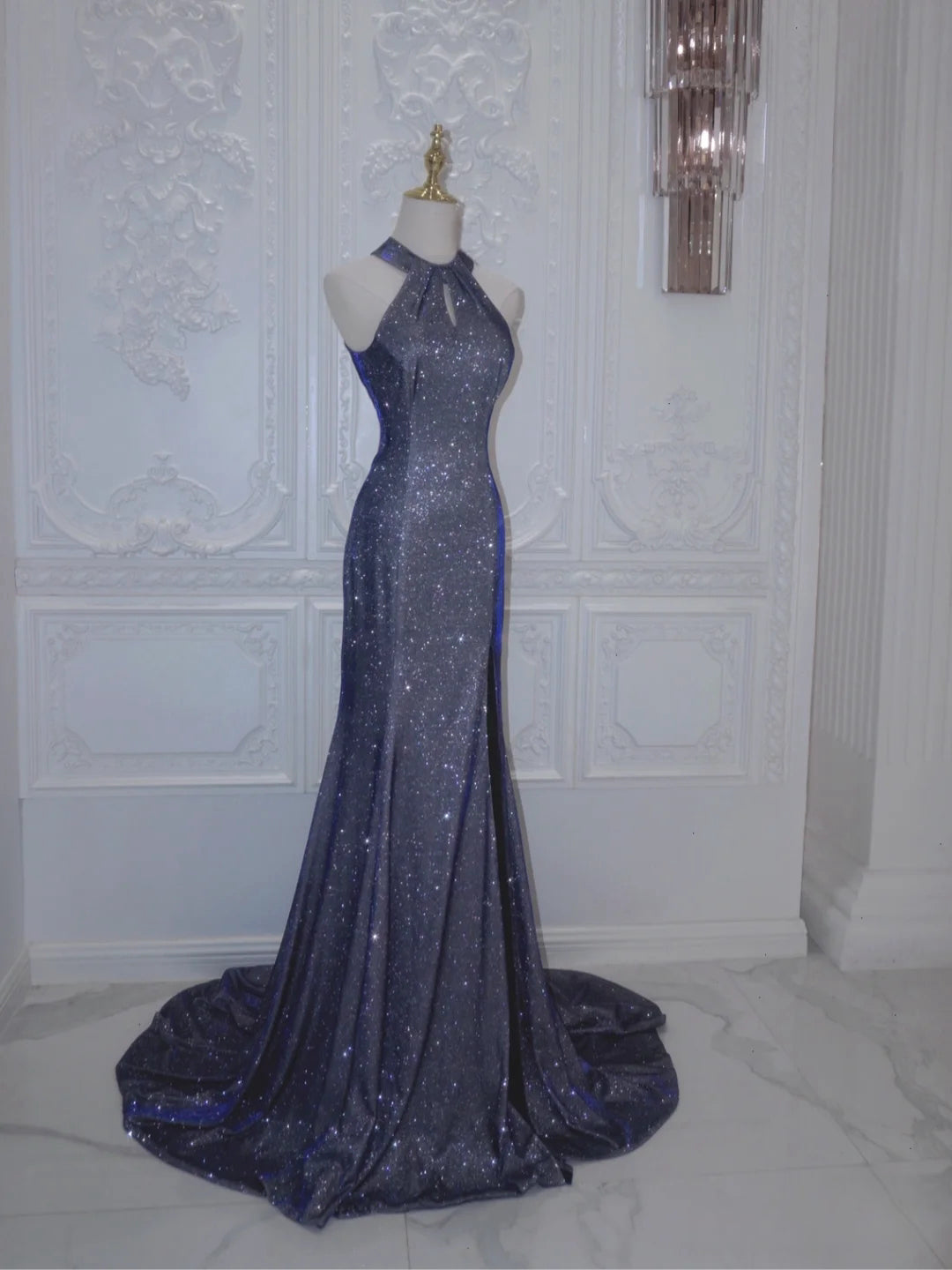 Robe de bal longue en satin bleu marine brillant, dos nu, style sirène, D197