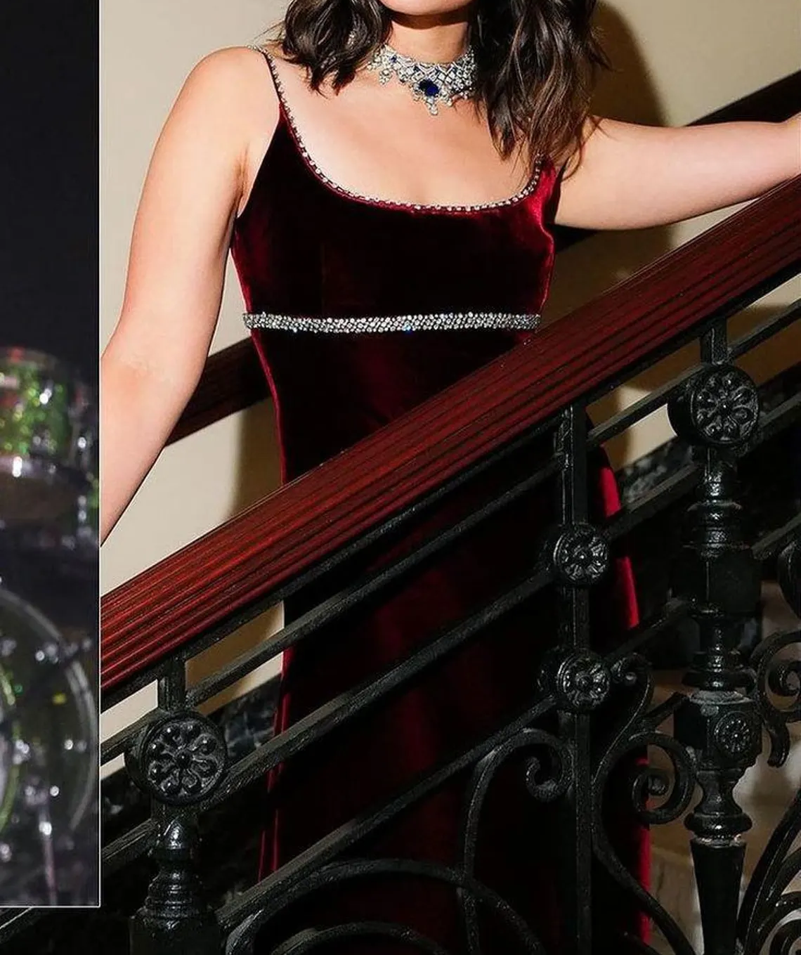 Burgunderrotes, langes, formelles Abend- und Partykleid aus Samt mit Spaghettiträgern, D231