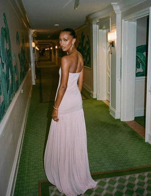 Robe fourreau longue rose clair sans bretelles, tenue de soirée pour invitée de mariage, D362