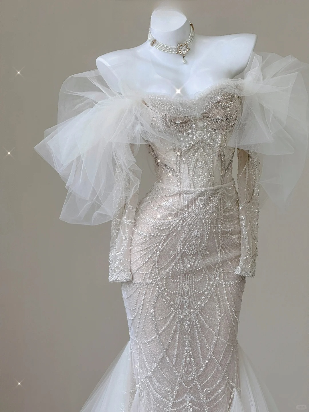 Atemberaubendes schulterfreies, lange Ärmel, Perlenbesatz, Meerjungfrau-Brautkleid, Abendkleid, D469