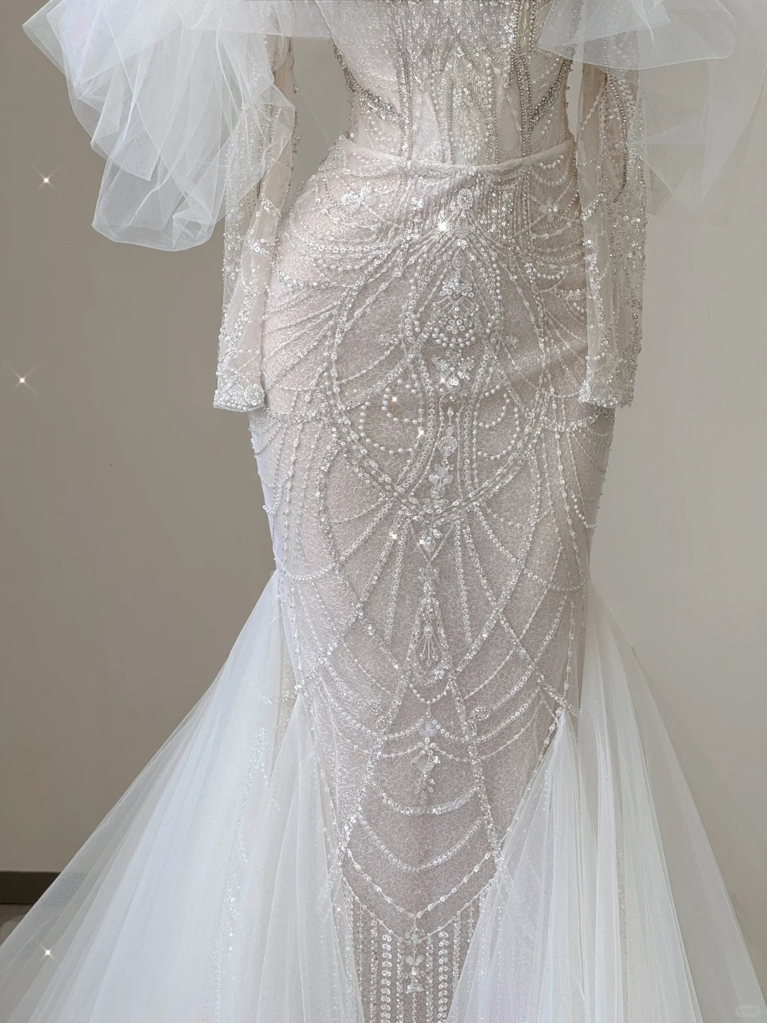 Atemberaubendes schulterfreies, lange Ärmel, Perlenbesatz, Meerjungfrau-Brautkleid, Abendkleid, D469