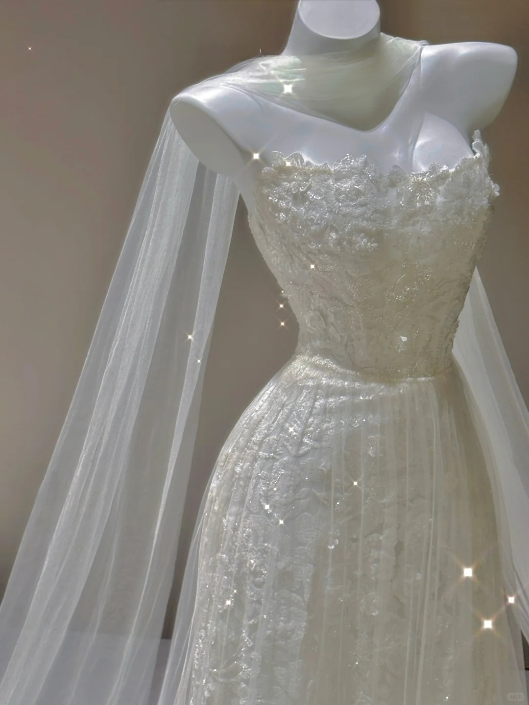 Elegantes A-Linien-Brautkleid mit herzförmigem Ausschnitt und langem Tüll-Abendkleid, D471