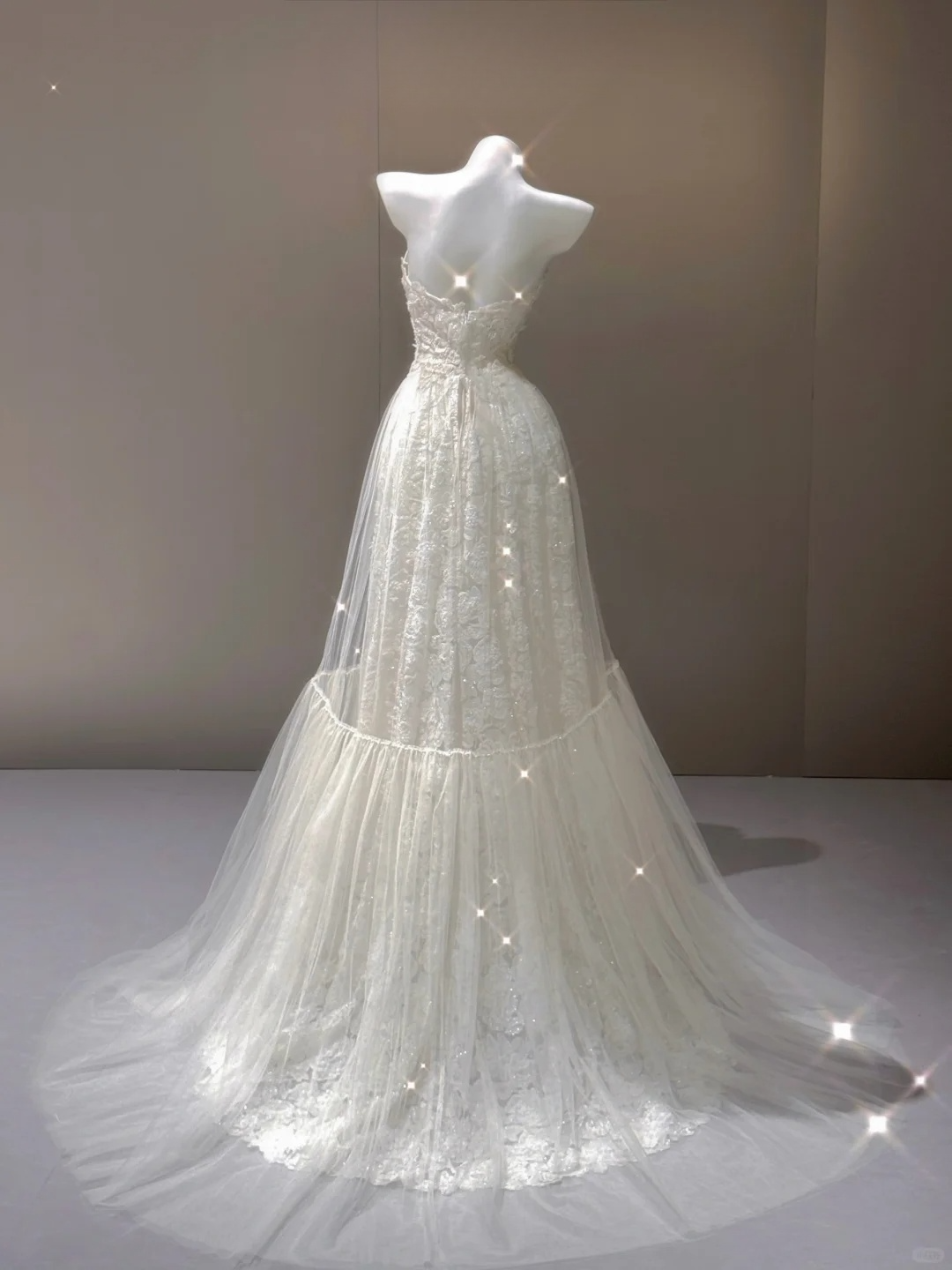 Elegantes A-Linien-Brautkleid mit herzförmigem Ausschnitt und langem Tüll-Abendkleid, D471