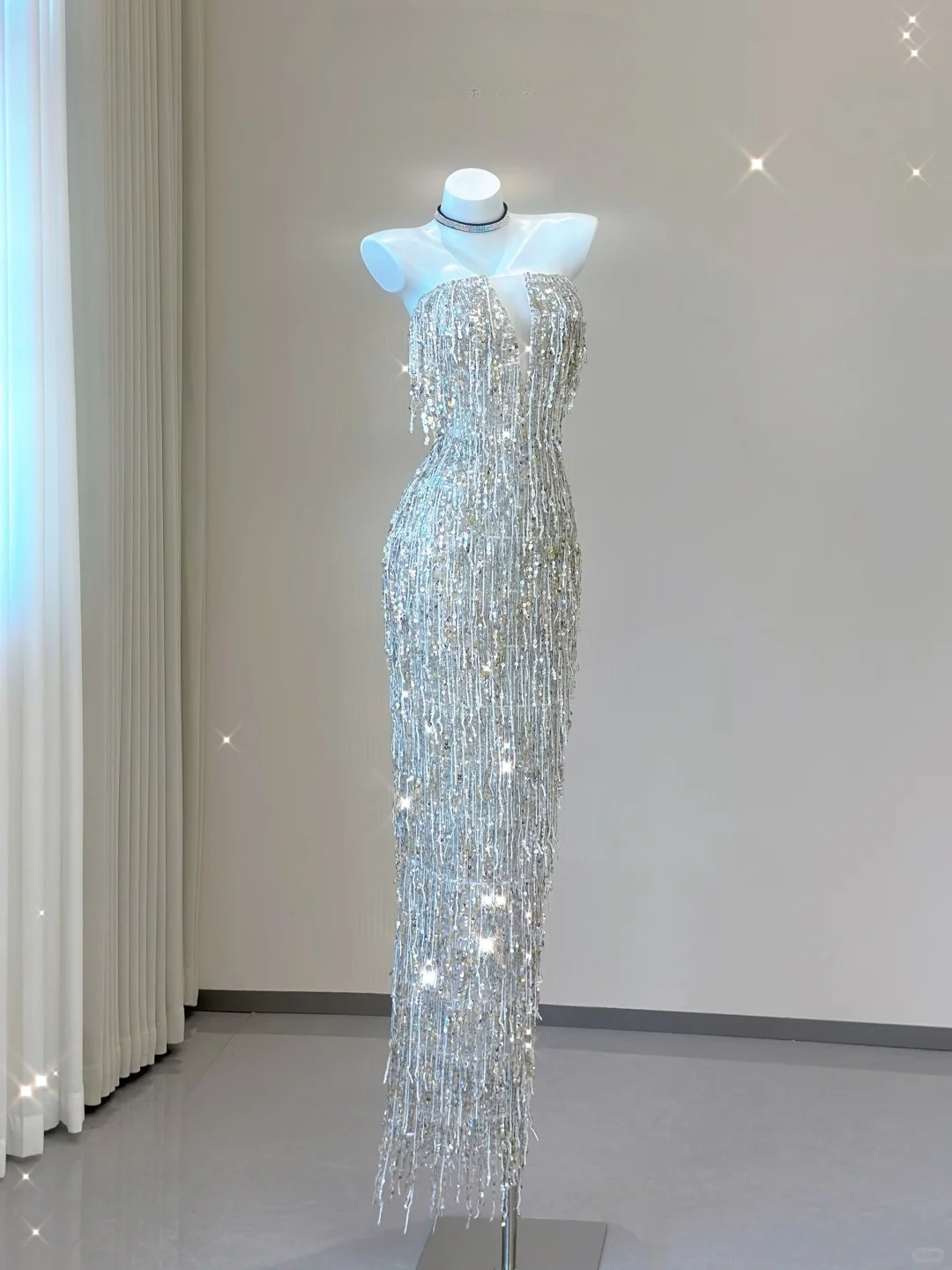 Robe de soirée longue à paillettes, bustier et perles, superbe robe fourreau, D472