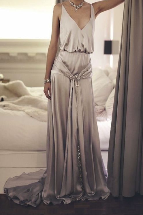 Elegantes V-Ausschnitt-Träger-A-Linie Satin Langes Partykleid Formales Ballkleid, D512