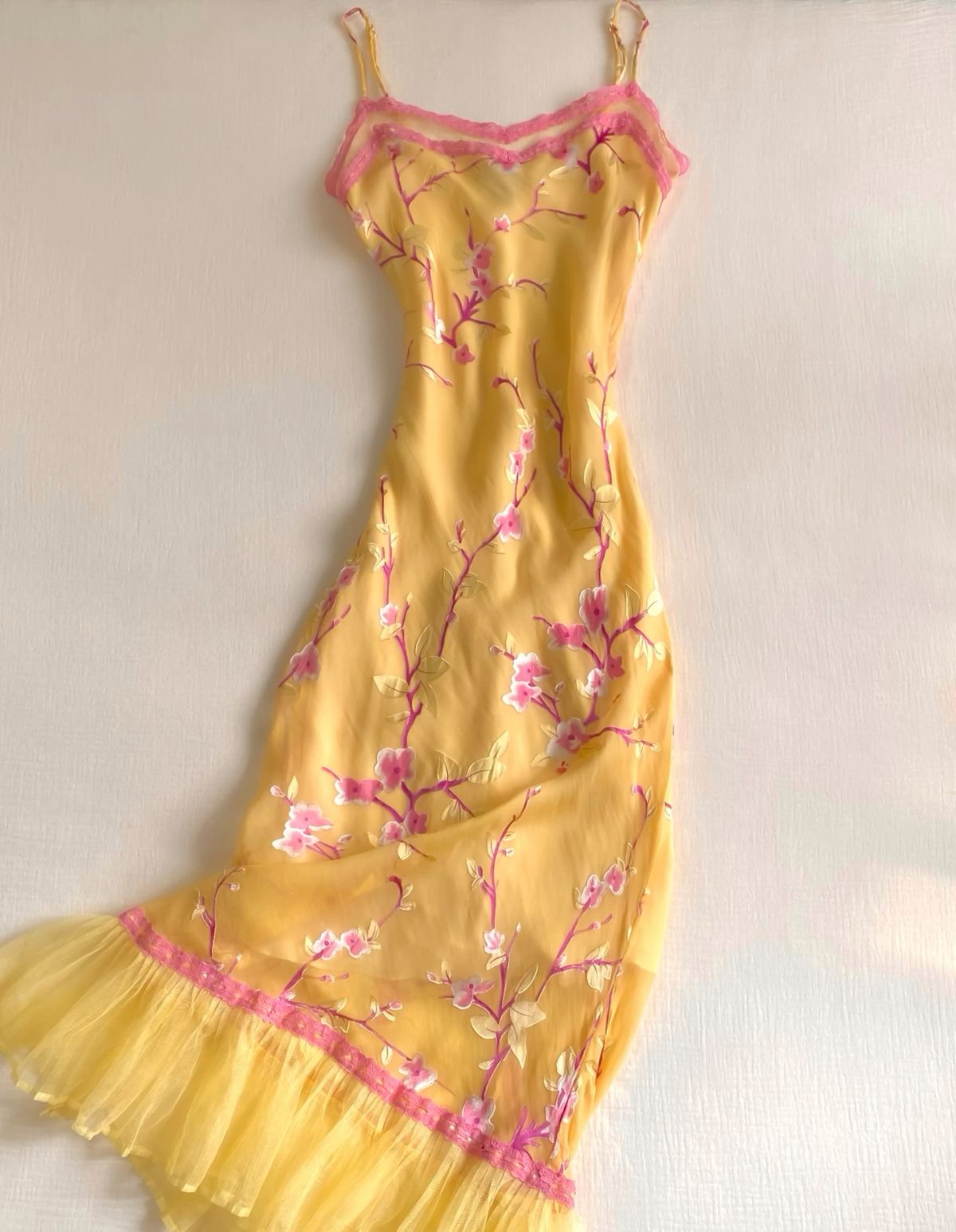 Robe de soirée longue fourreau vintage en mousseline de soie jaune à bretelles, D578