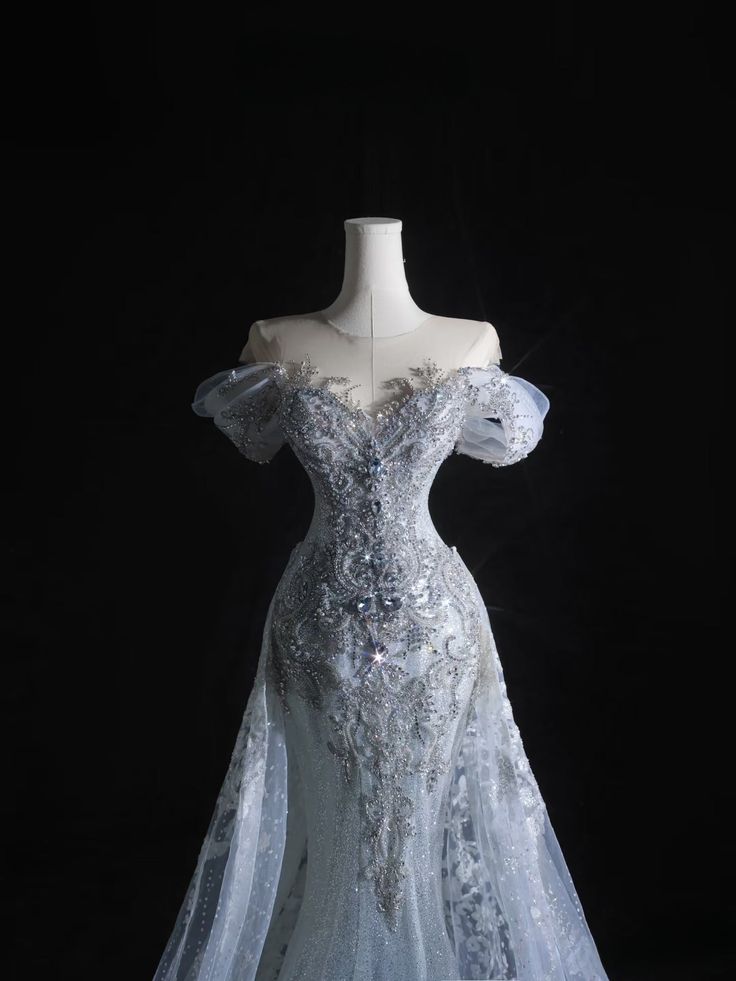 Atemberaubendes schulterfreies Tüll-Meerjungfrauen-Ballkleid mit Perlenbesatz, langes Brautkleid, D602