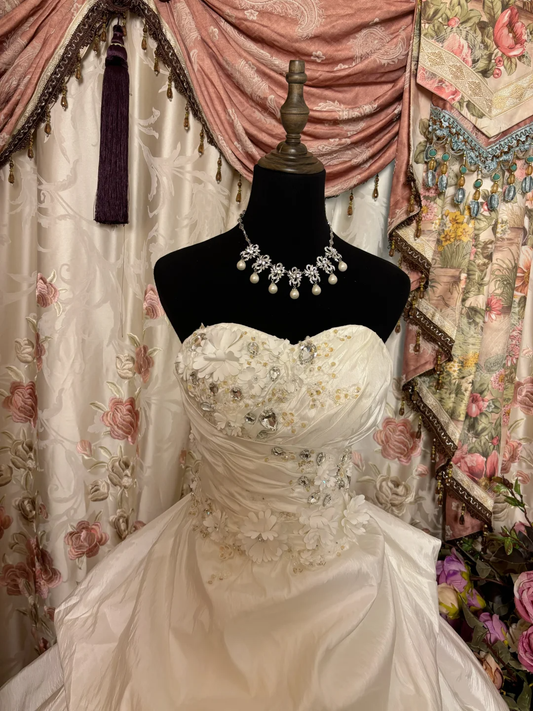 Retro Weißes Trägerloses A-Linie Satin Vintage Brautkleid Abendkleid, D612