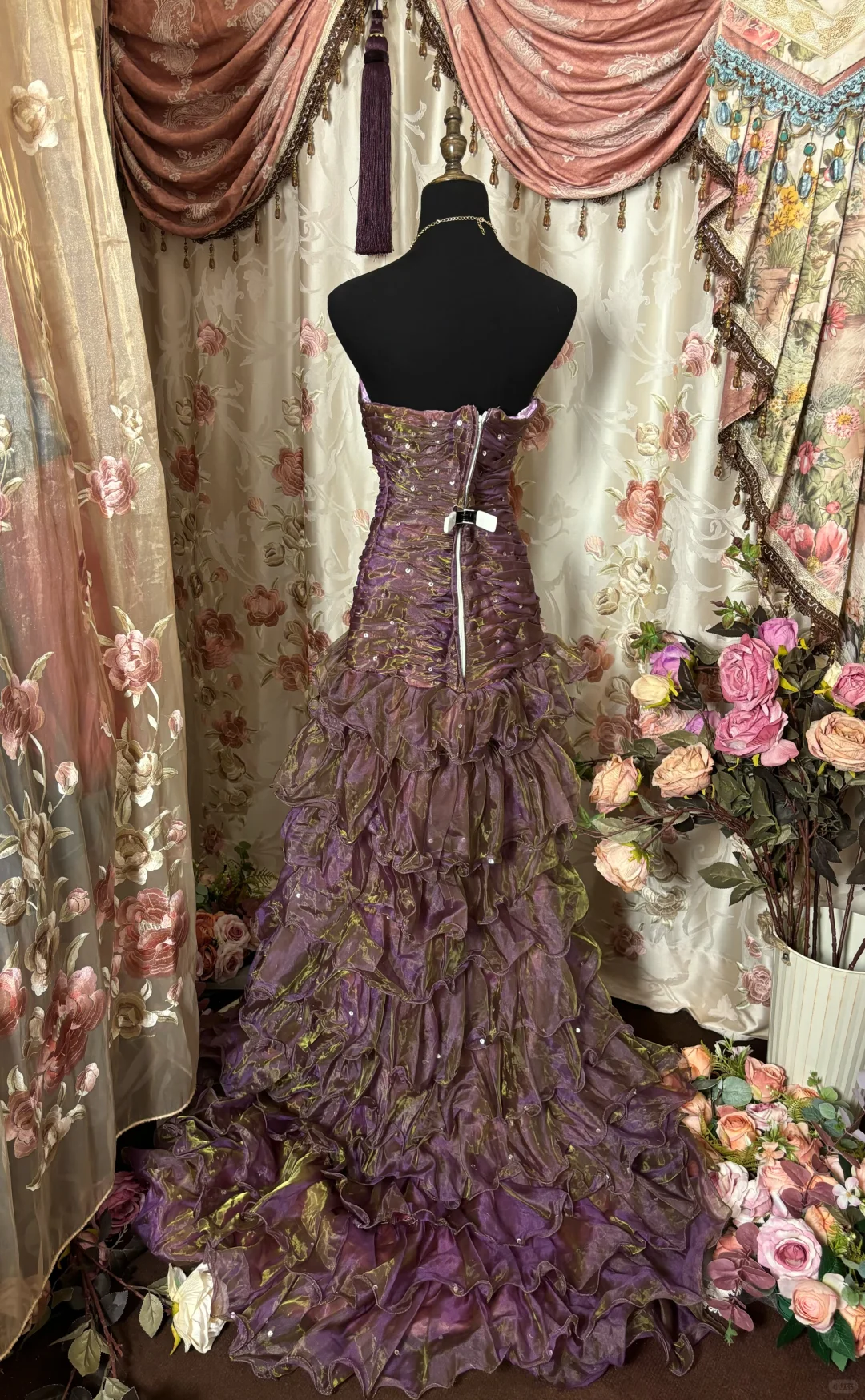 Robe de soirée longue bustier élégante en organza à volants style rétro, D627