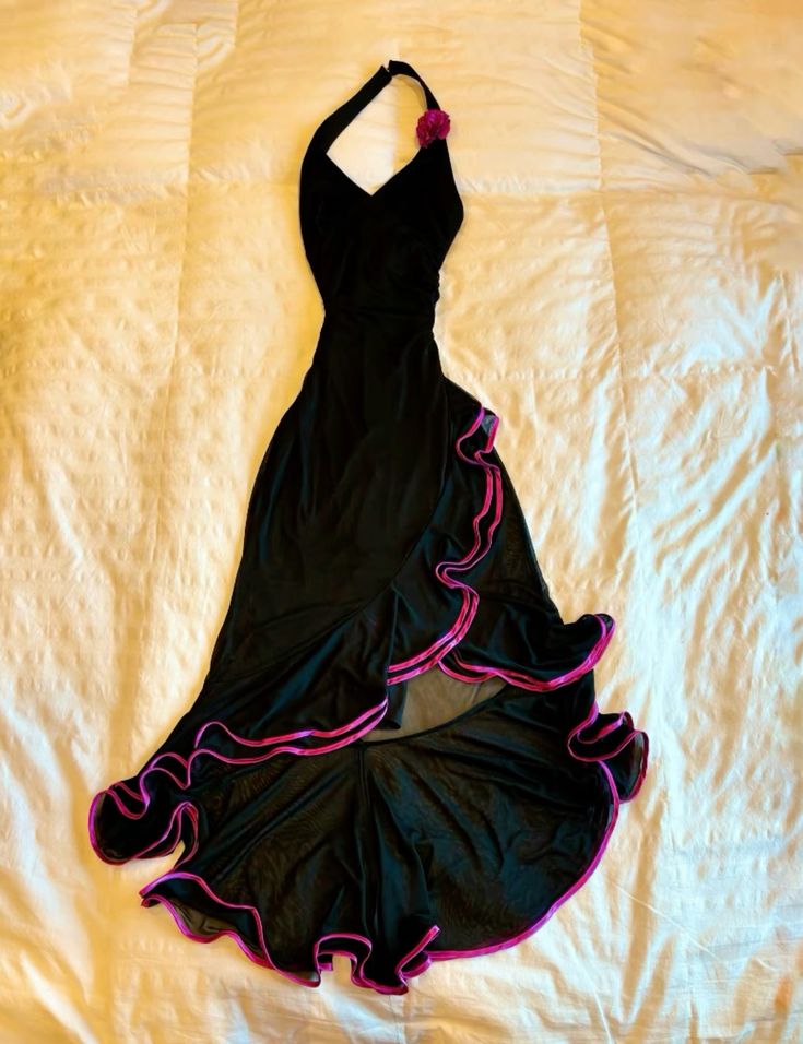 Edles schwarzes Neckholder-Etuikleid mit Rüschen im Vintage-Stil, langes Abend- und Partykleid, D647