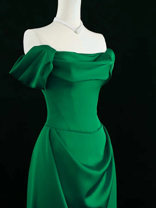 Elegantes, schulterfreies, langes, formelles Partykleid aus Satin in Grün, D659