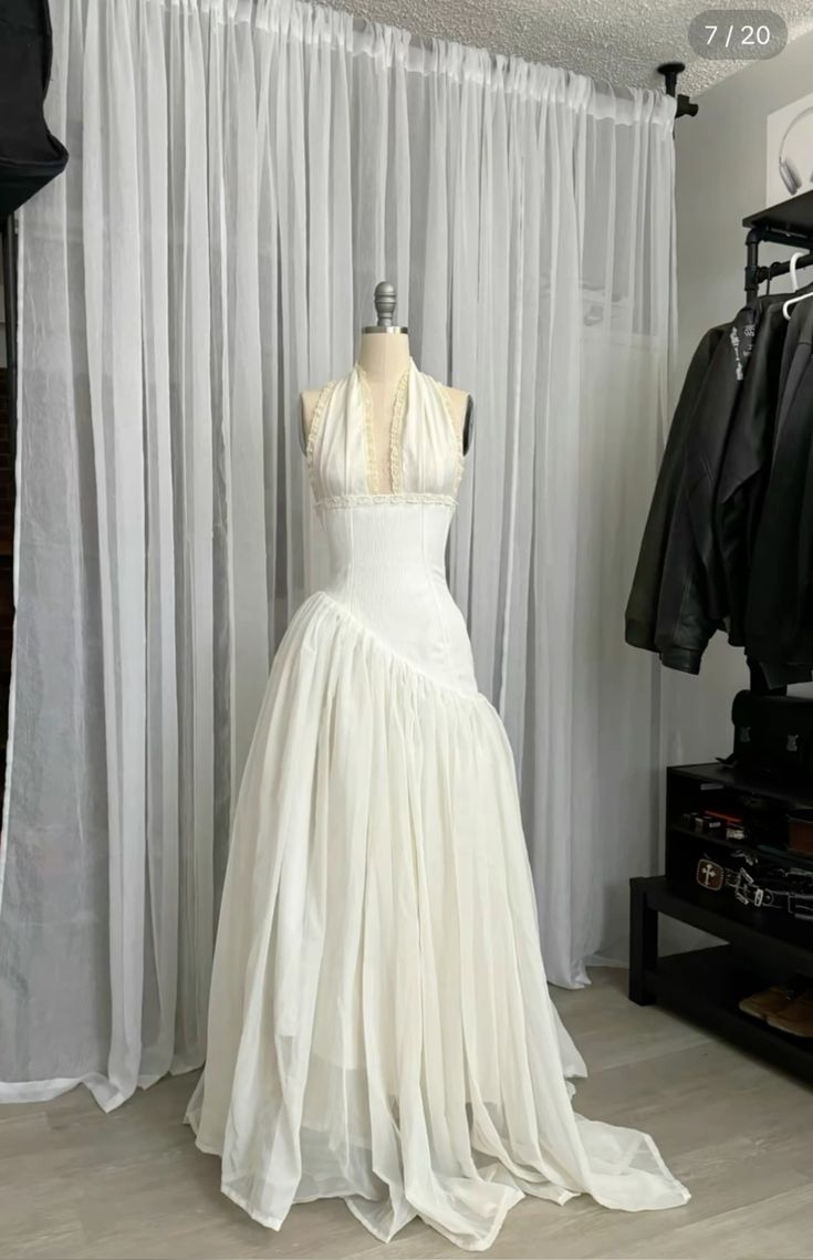 White Halter Neck A-Line Lace Long Party Dress Vintage Wedding Dress, D992