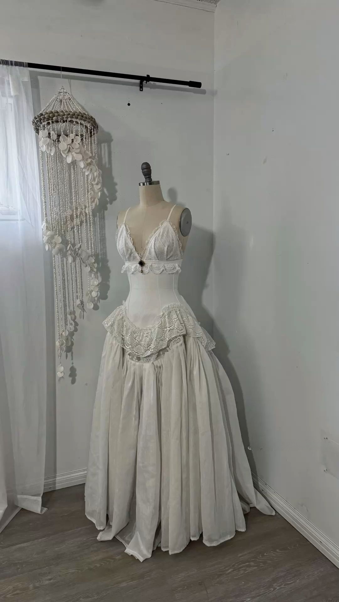 White Spaghetti Straps A-Line Lace Long Party Dresses Vintage Wedding Dresses, D1209