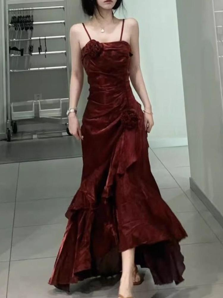 Burgunderrotes Etuikleid aus Satin mit Trägern, langes Partykleid, Geburtstagsoutfit, D214